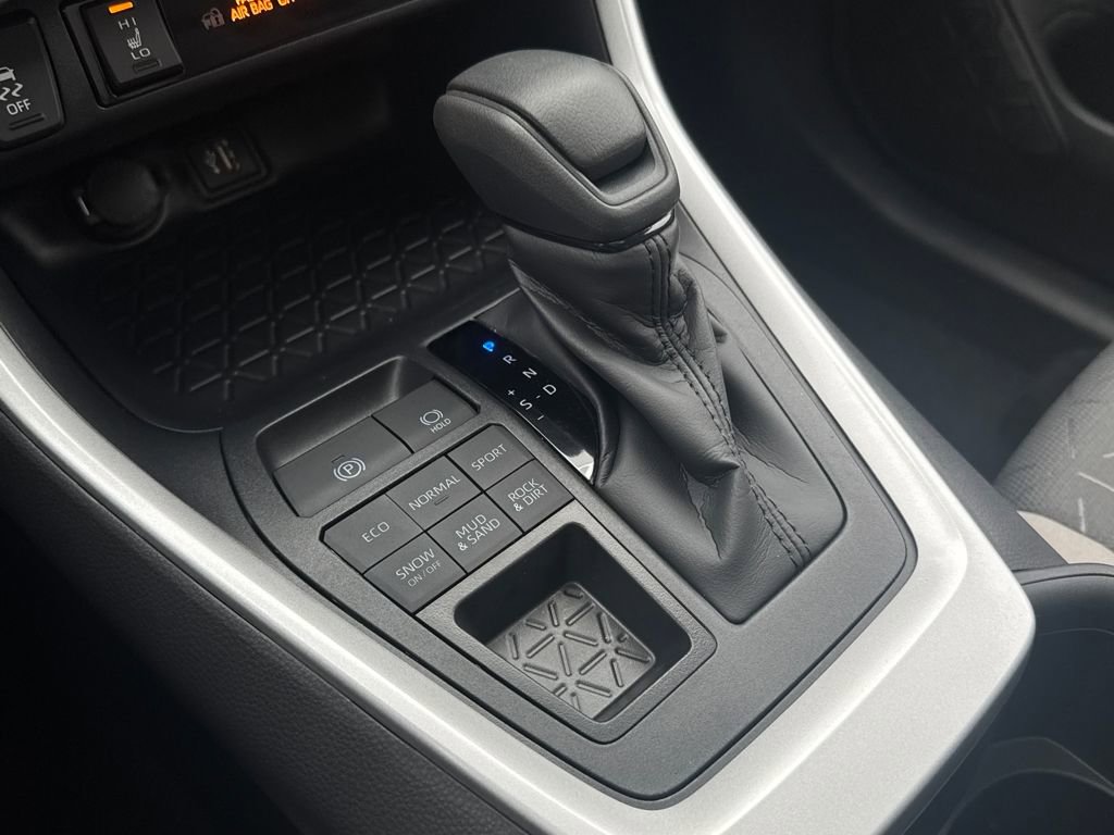 New 2025 Toyota RAV4 XLE image 29