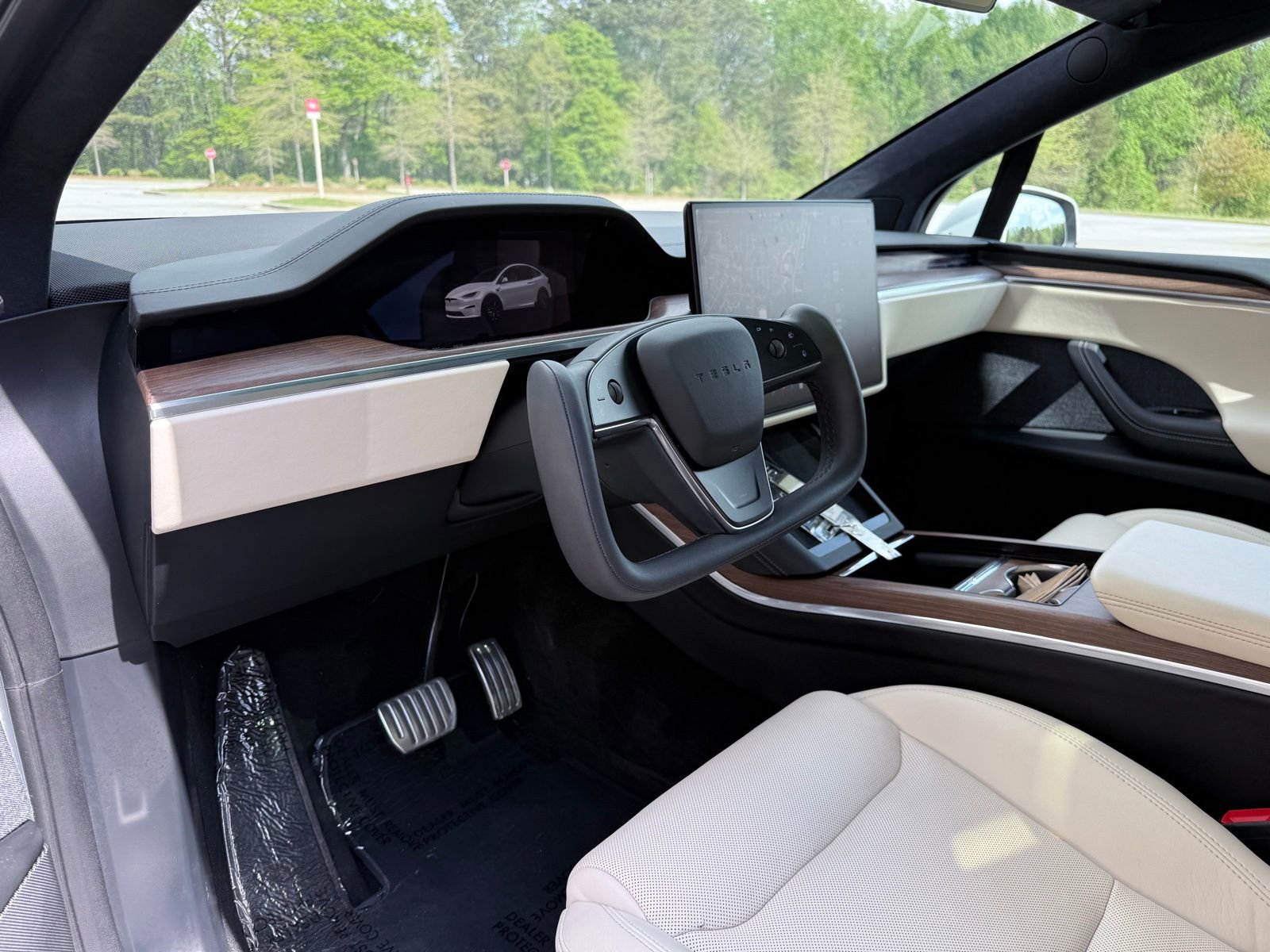 Used 2022 Tesla Model X image 22