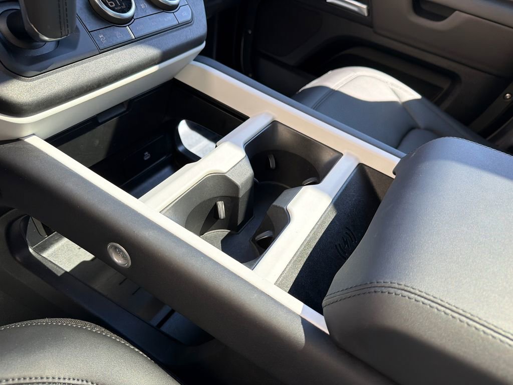 Used 2025 Land Rover Defender 110 S image 29