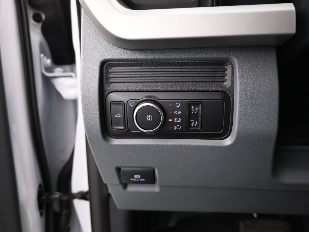 New 2025 Ford F550 4x4 Regular Cab Super Duty image 11