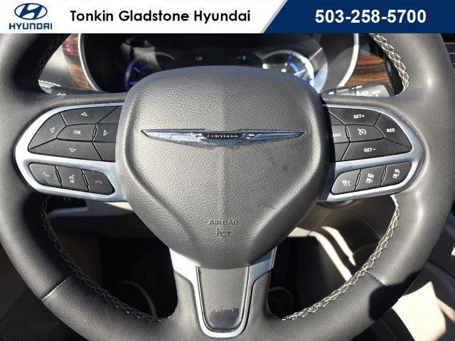 Used 2023 Chrysler Pacifica Limited image 16