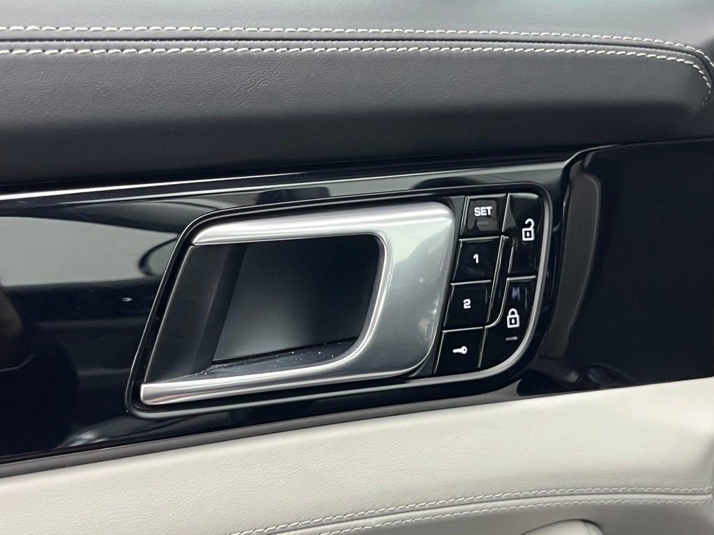Used 2019 Porsche Panamera 4 image 25