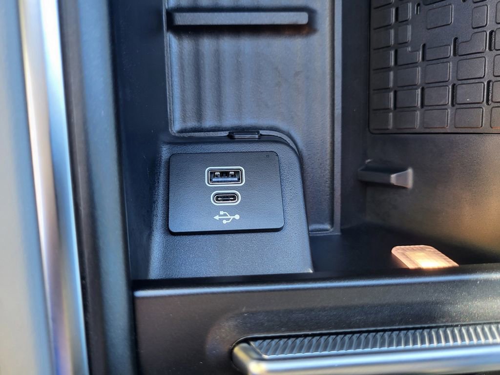 Used 2025 Ford Expedition Platinum w/ Driver's Package image 32