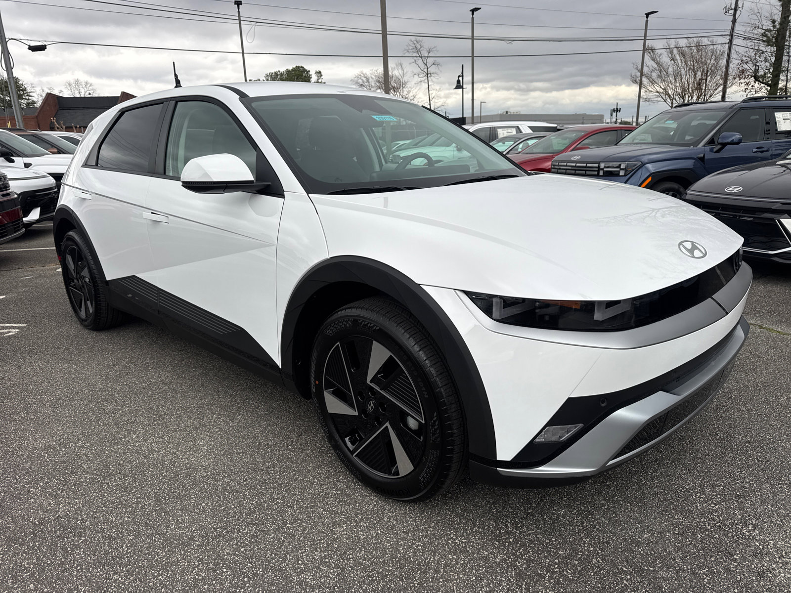 New 2025 Hyundai Ioniq 5 SE image 2