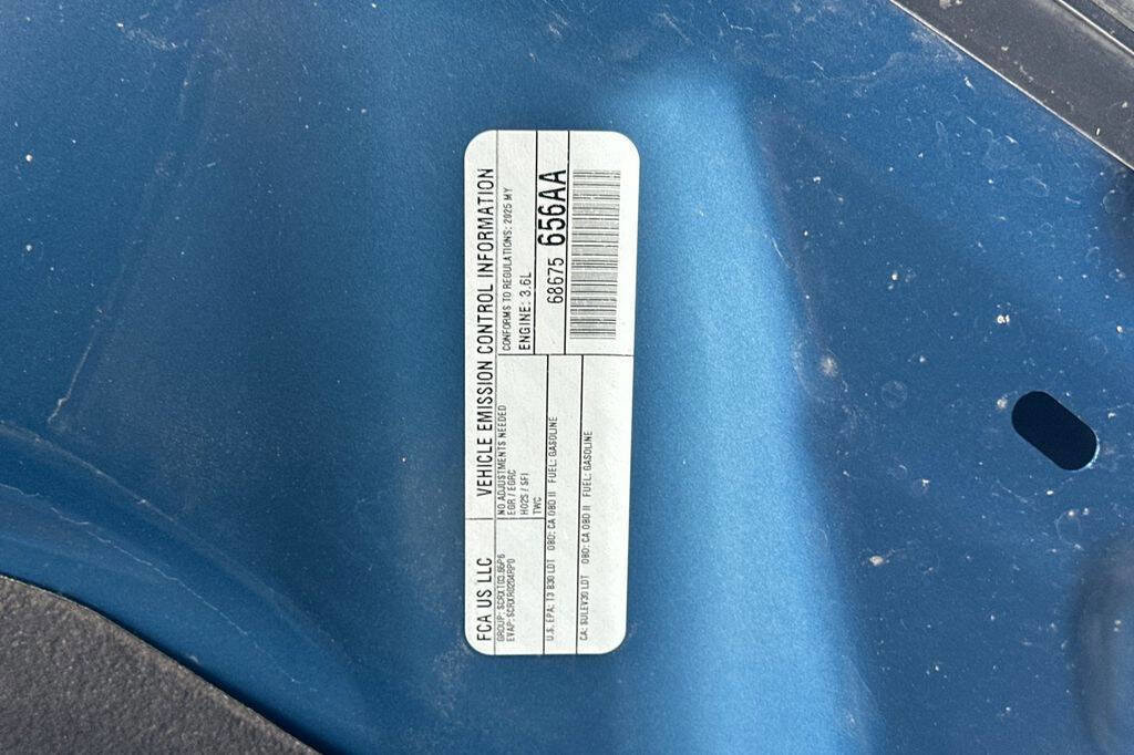 Used 2025 Dodge Durango GT image 27