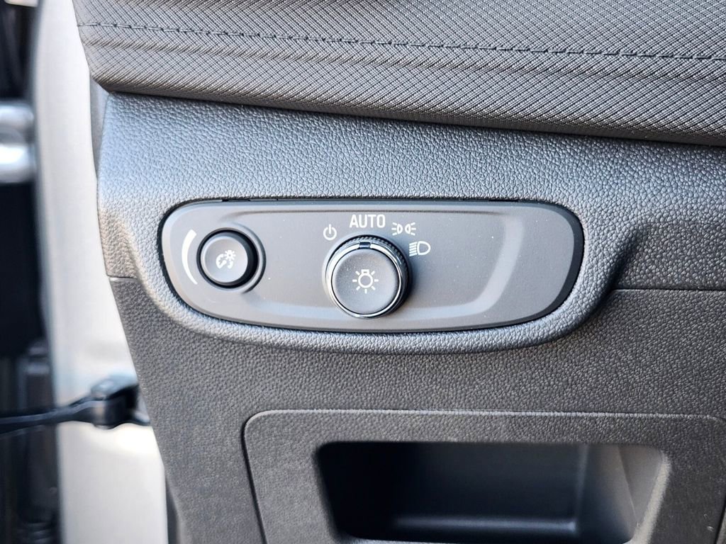 New 2026 Chevrolet TrailBlazer LT w/ LT Cold Weather Package FWD image 21