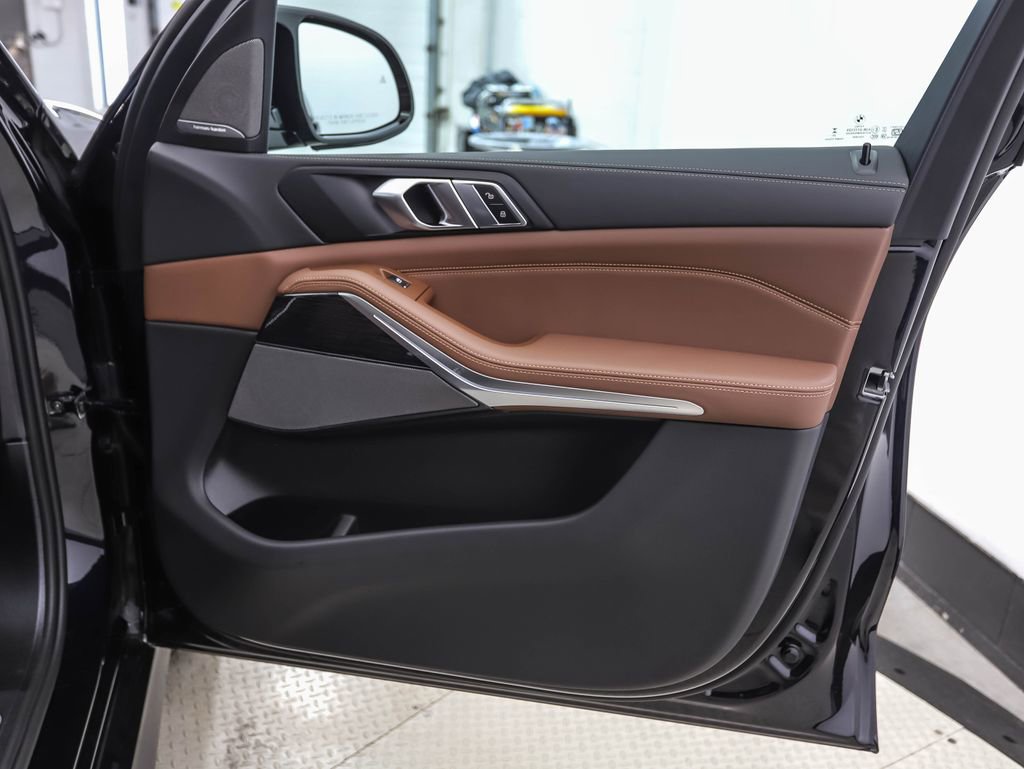 New 2026 BMW X5 M60i w/ Climate Comfort Package image 30