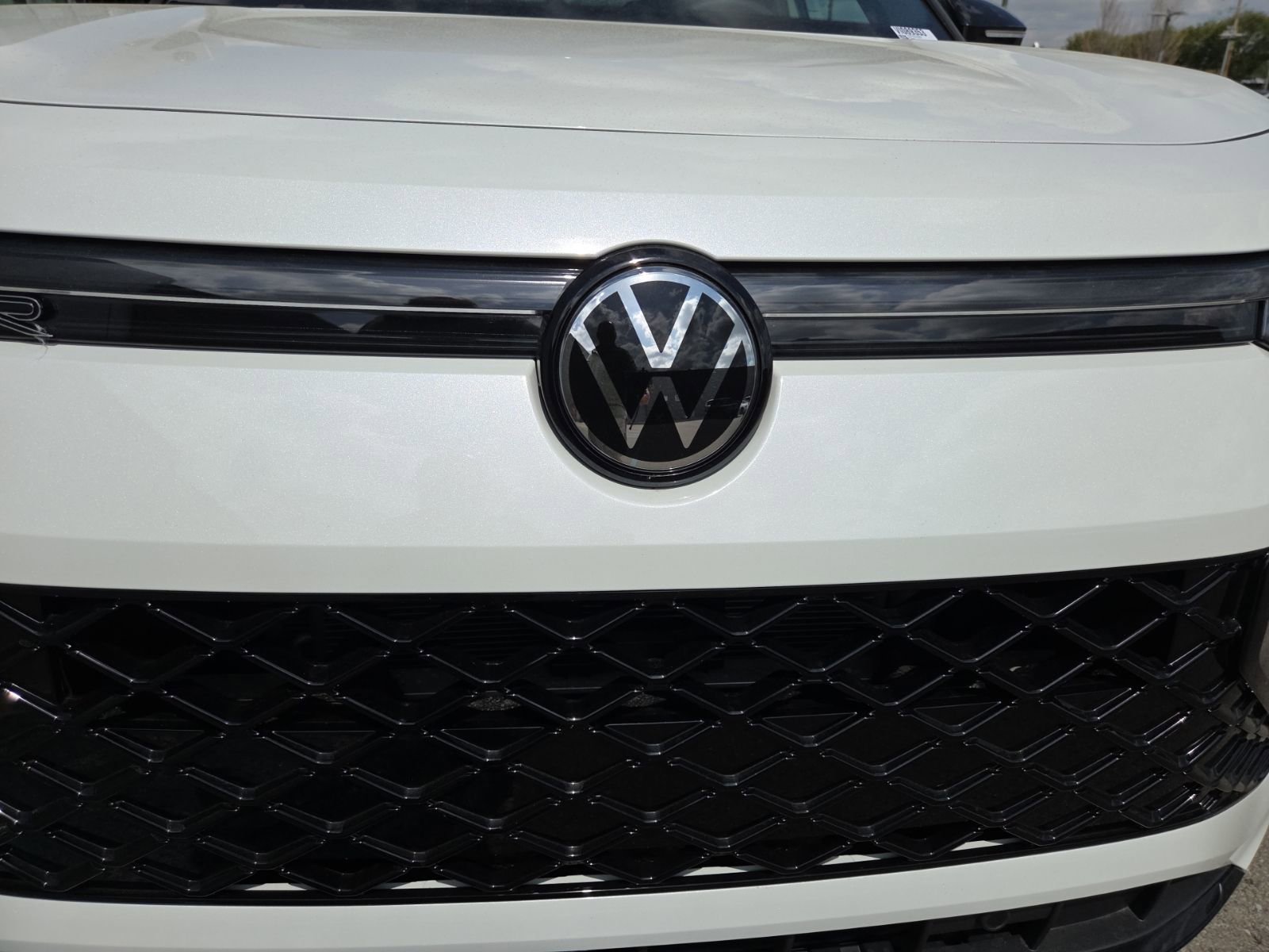 New 2026 Volkswagen Tiguan SE R-Line AWD/4WD image 16