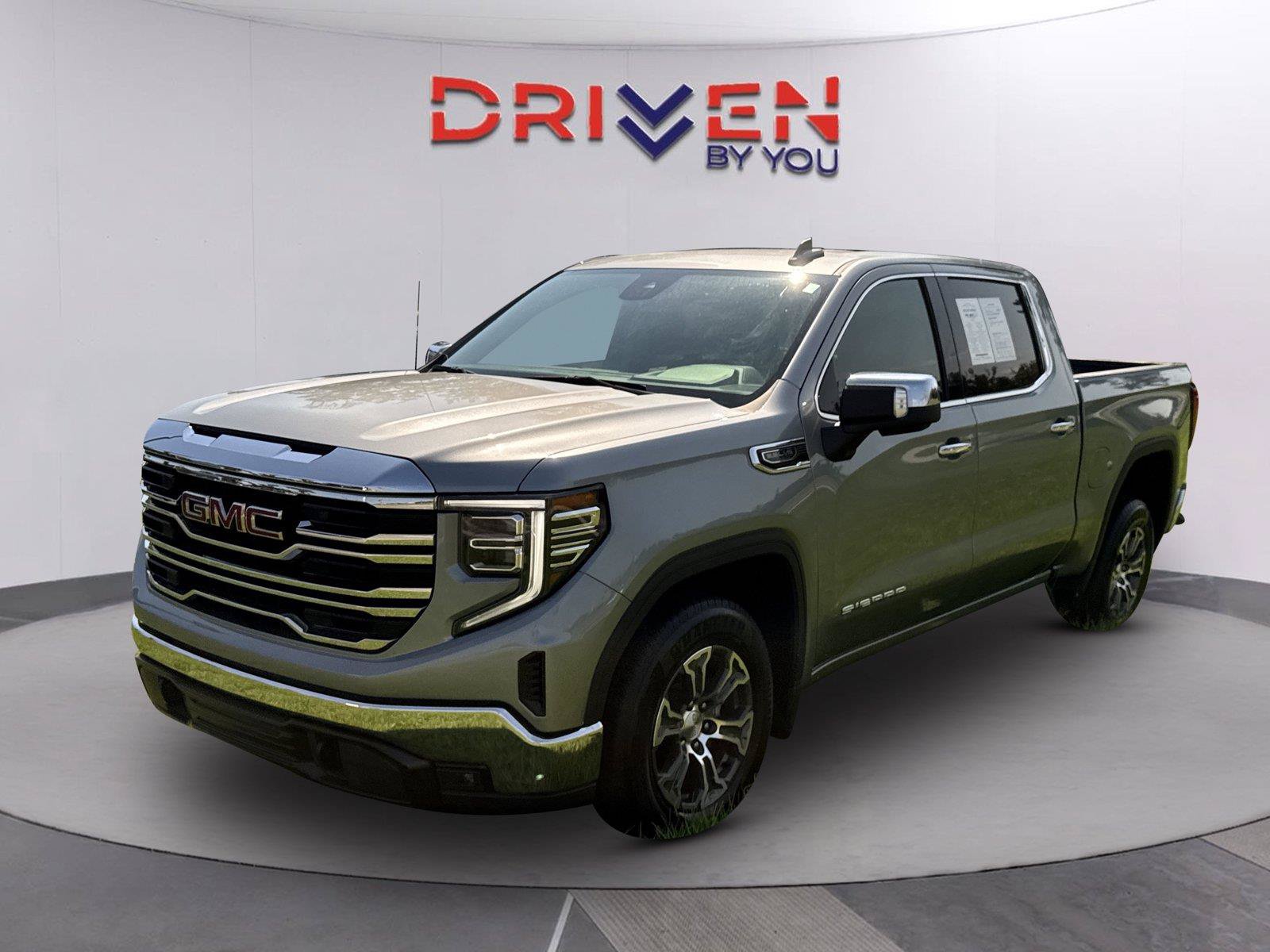 Used 2025 GMC Sierra 1500 SLT RWD image 8