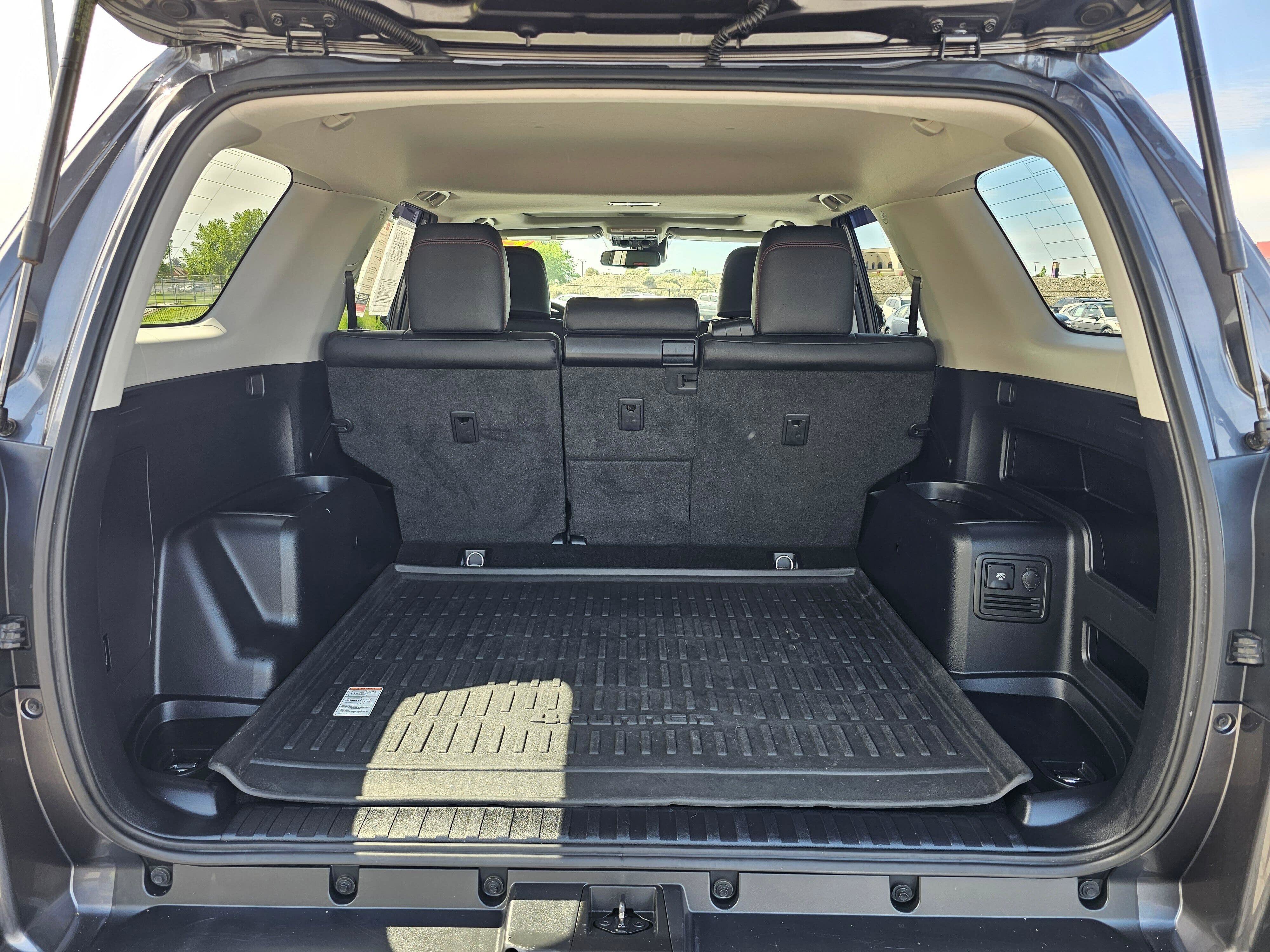 Used 2020 Toyota 4Runner Venture w/ Moonroof Package AWD/4WD image 14