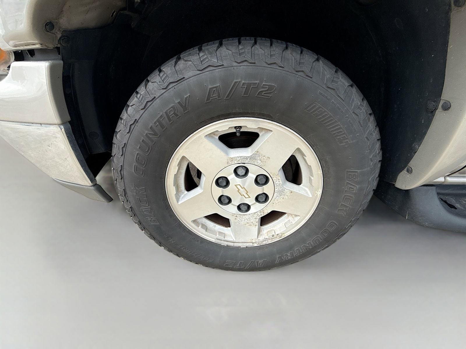 Used 2004 Chevrolet Suburban LT w/ Preferred Equipment Group image 9