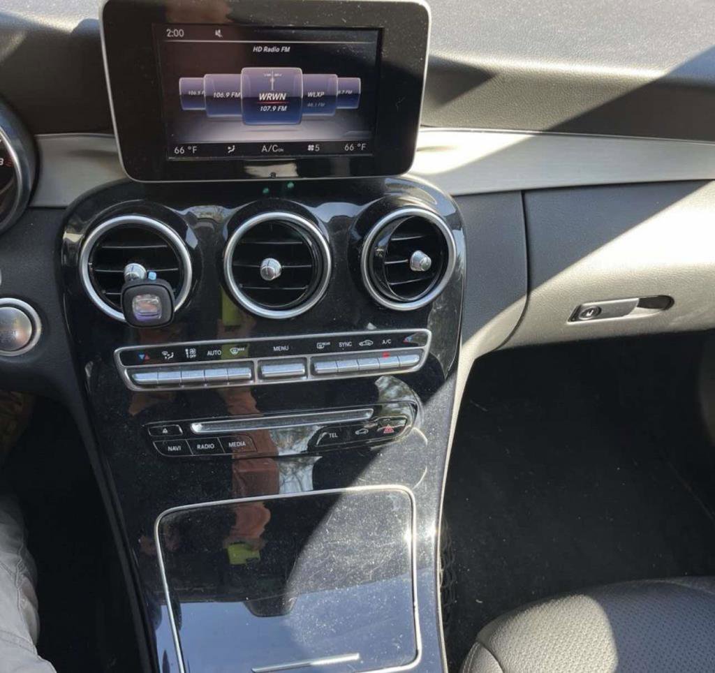 Used 2015 Mercedes-Benz C 300 4MATIC Sedan image 3