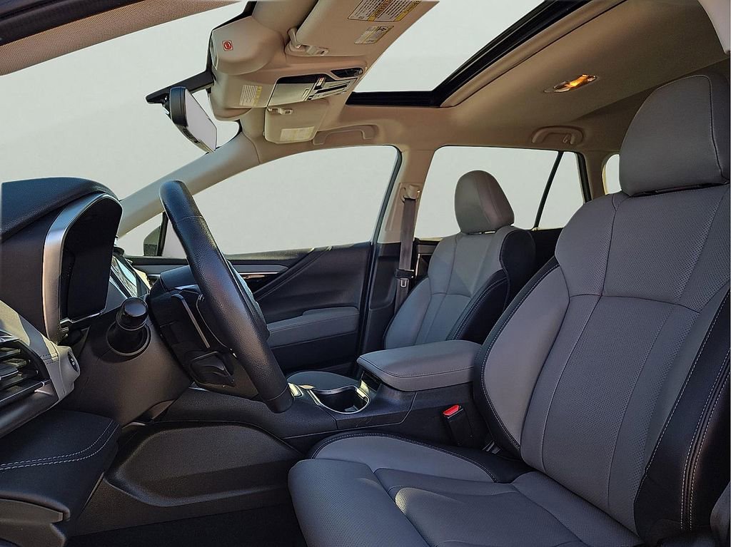 Used 2021 Subaru Outback Limited image 14