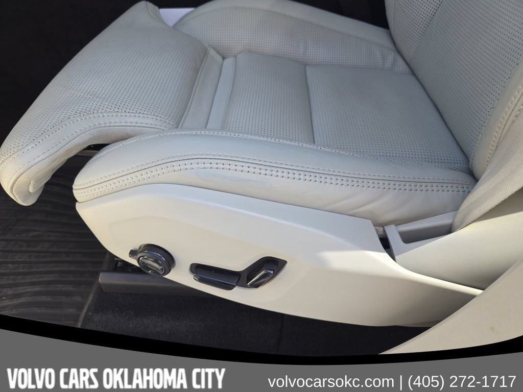 Certified 2023 Volvo XC90 B6 Ultimate w/ Protection Package Premier AWD/4WD image 26