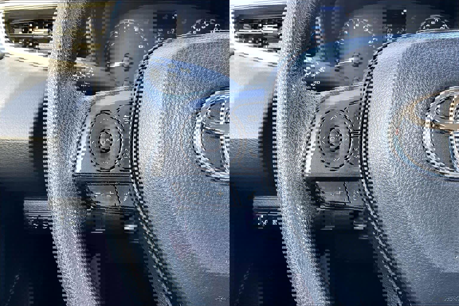 Used 2023 Toyota Corolla LE w/ Carpet Mat Package (TMS) FWD image 22