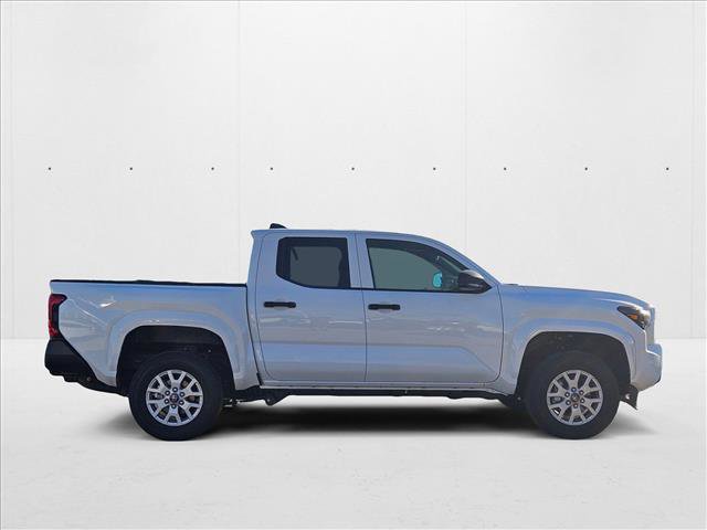 Used 2025 Toyota Tacoma SR image 4