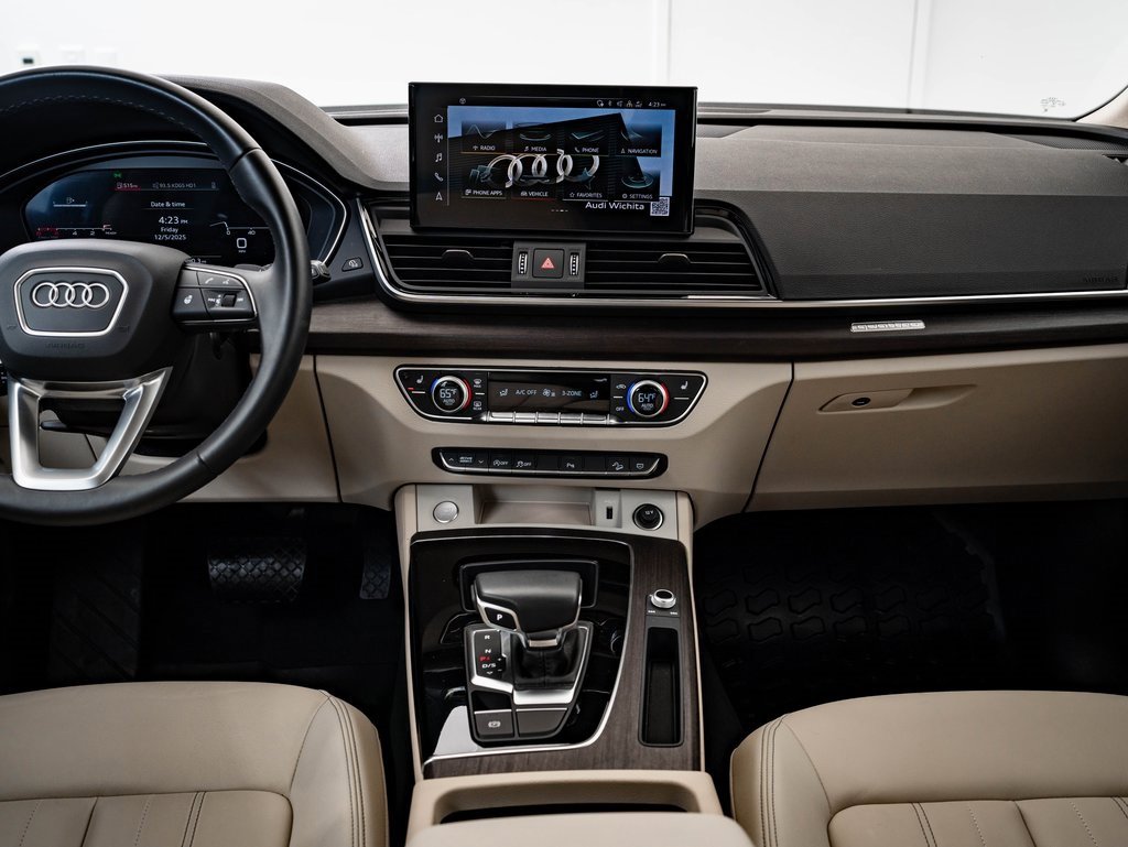 Certified 2025 Audi Q5 2.0T Premium w/ Convenience Plus Package image 33
