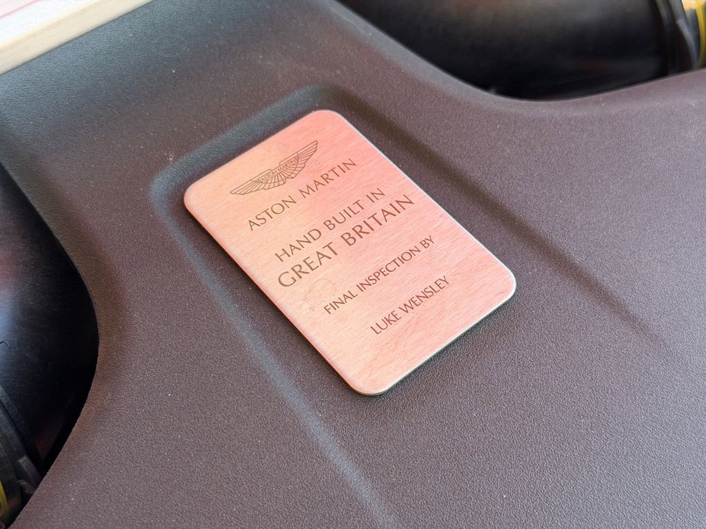 Used 2023 Aston Martin V8 Vantage Roadster RWD image 21