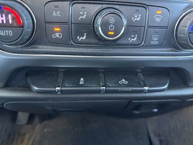 Used 2018 Chevrolet Silverado 1500 LTZ image 32