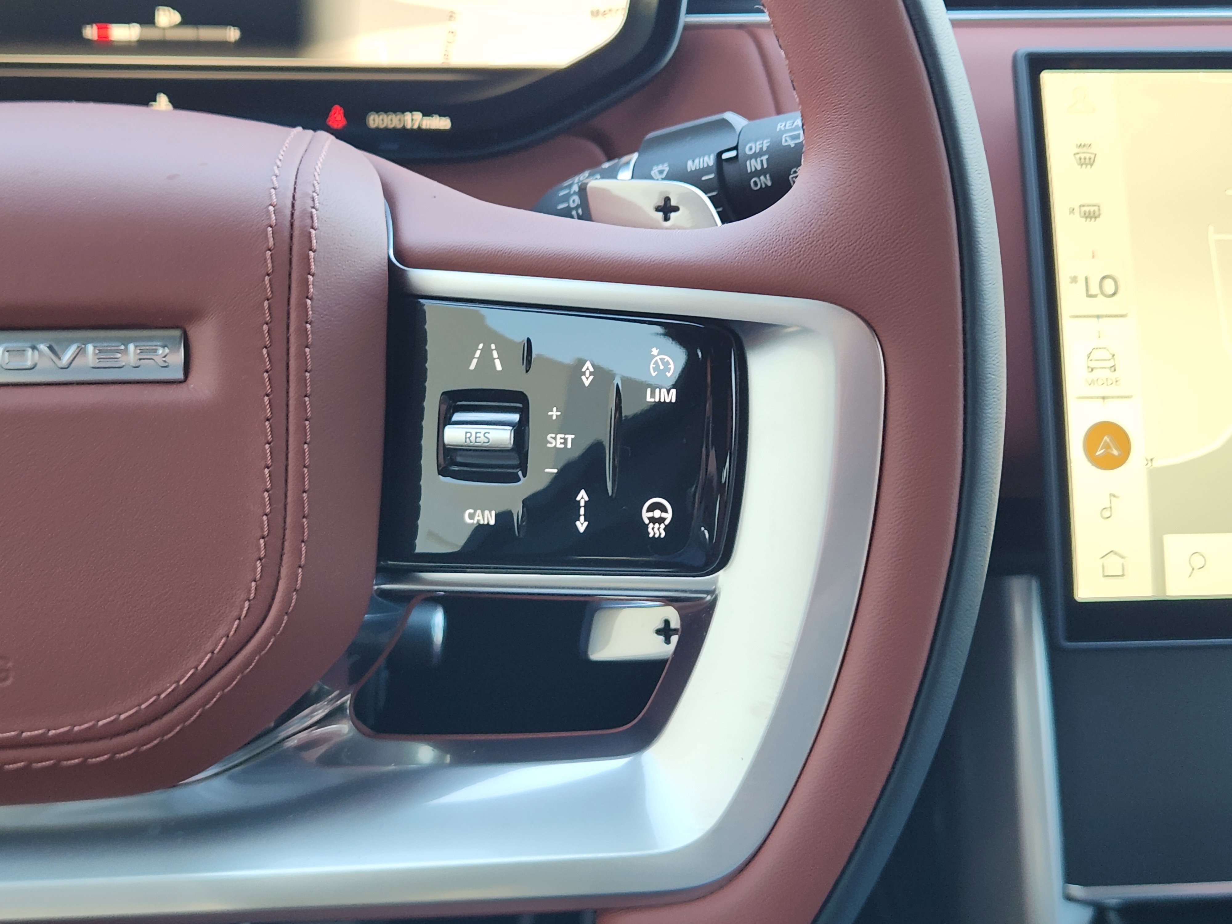 New 2025 Land Rover Range Rover SV image 31