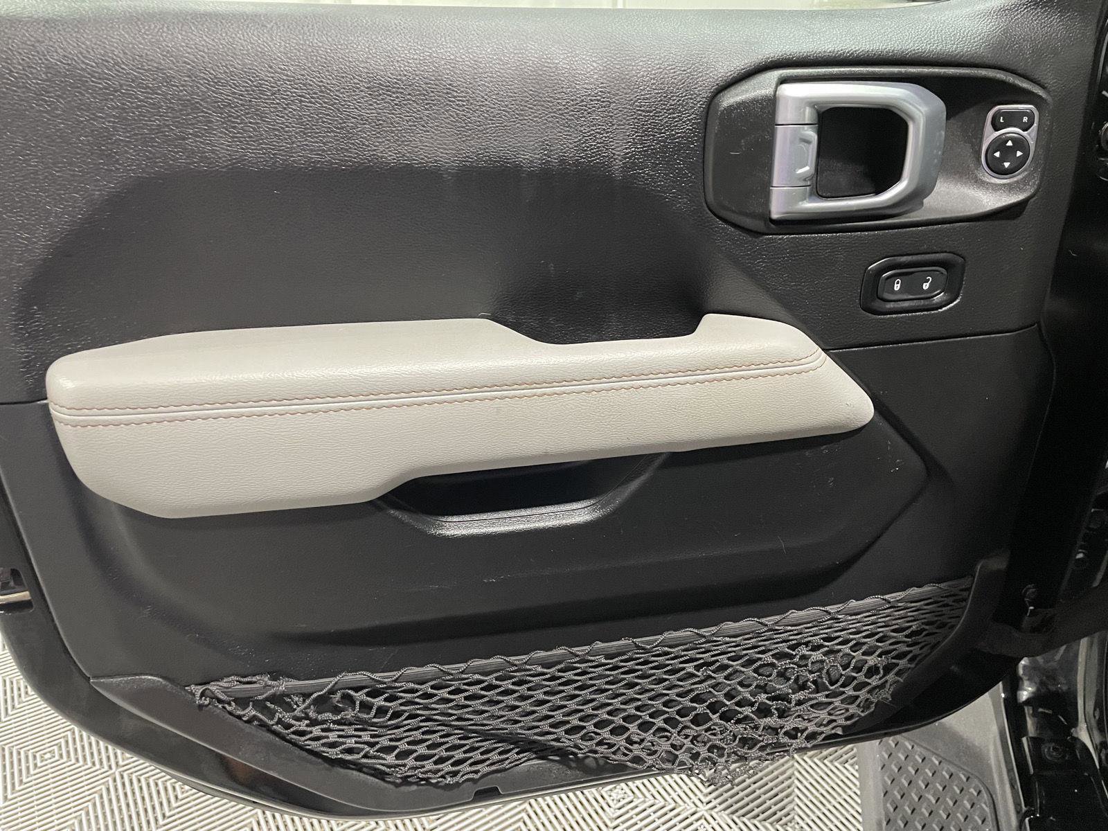 Used 2022 Jeep Gladiator Overland image 26