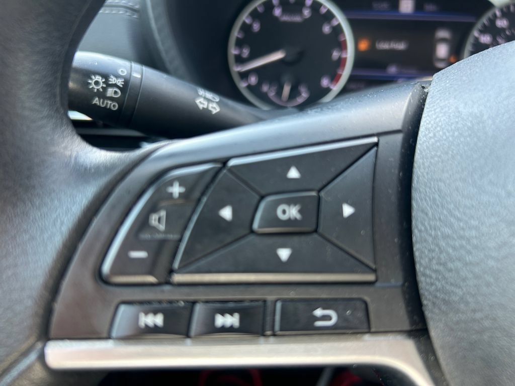 Used 2024 Nissan Sentra SV FWD image 27