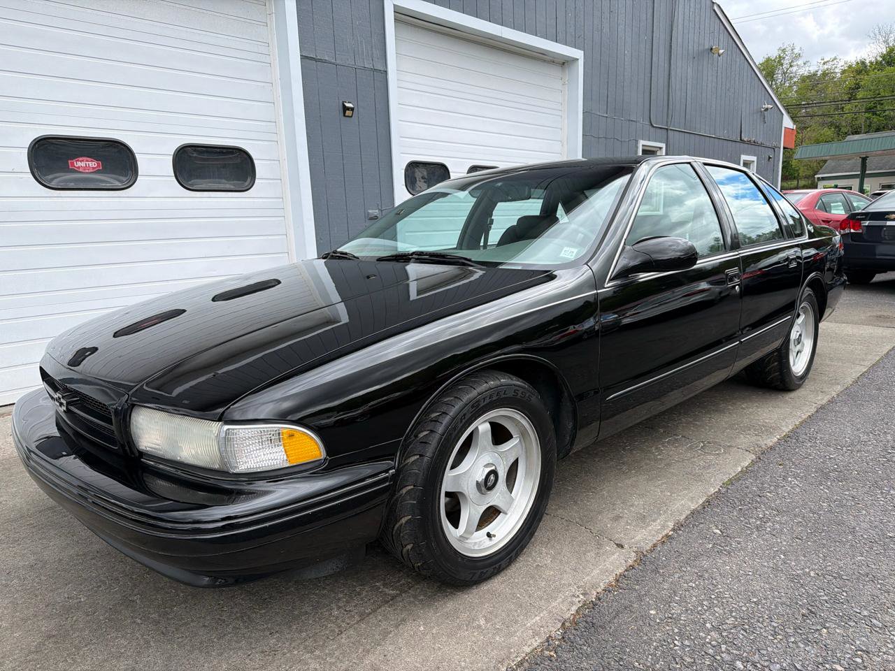 Used 1995 Chevrolet Impala SS RWD image 1