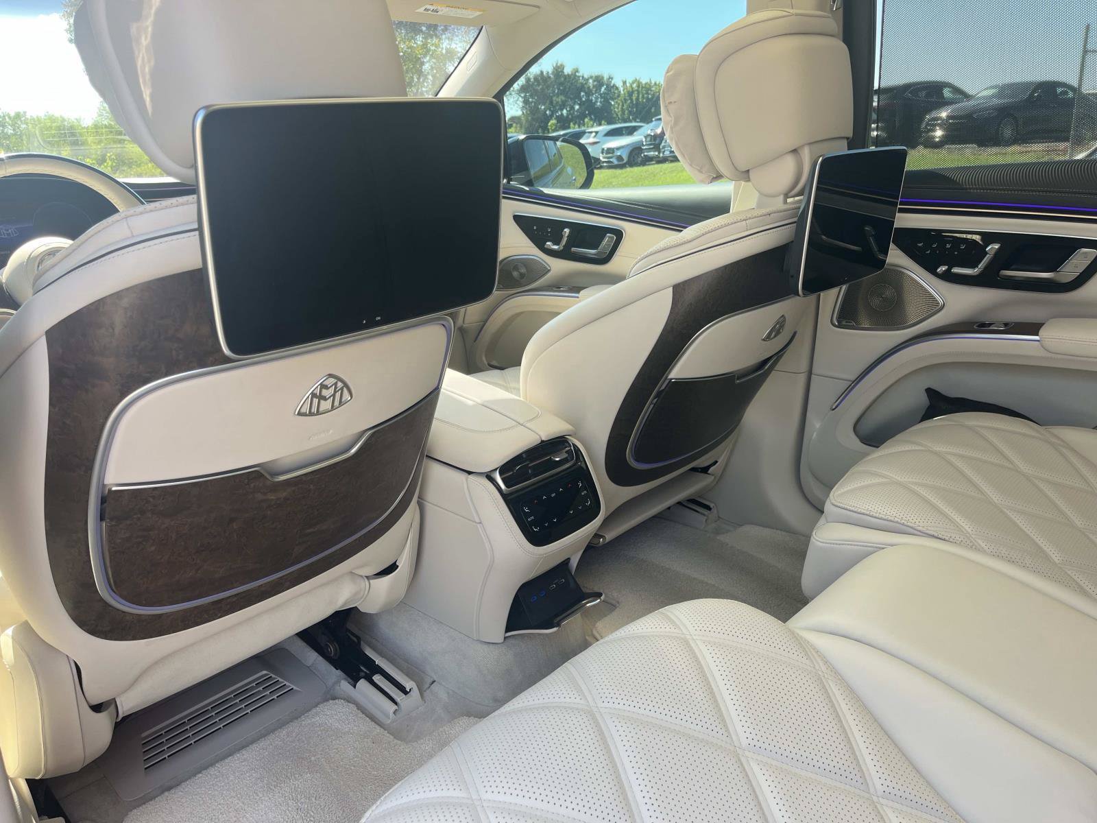 Certified 2024 Mercedes-Benz Maybach EQS 680 4MATIC image 18