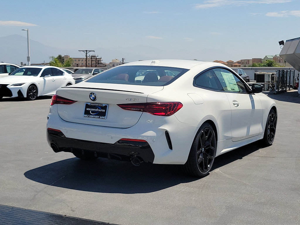 New 2026 BMW 430i Coupe w/ M Sport Package RWD image 3