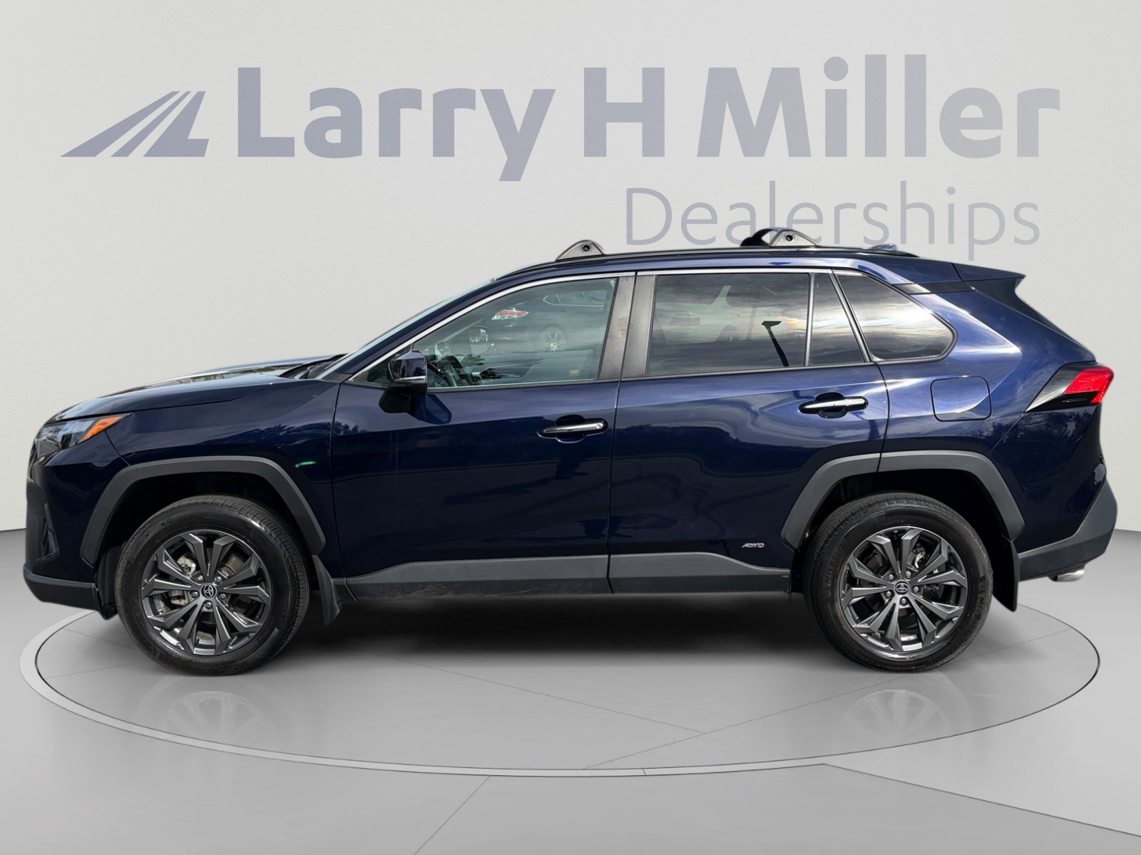 Used 2023 Toyota RAV4 Limited AWD/4WD image 2