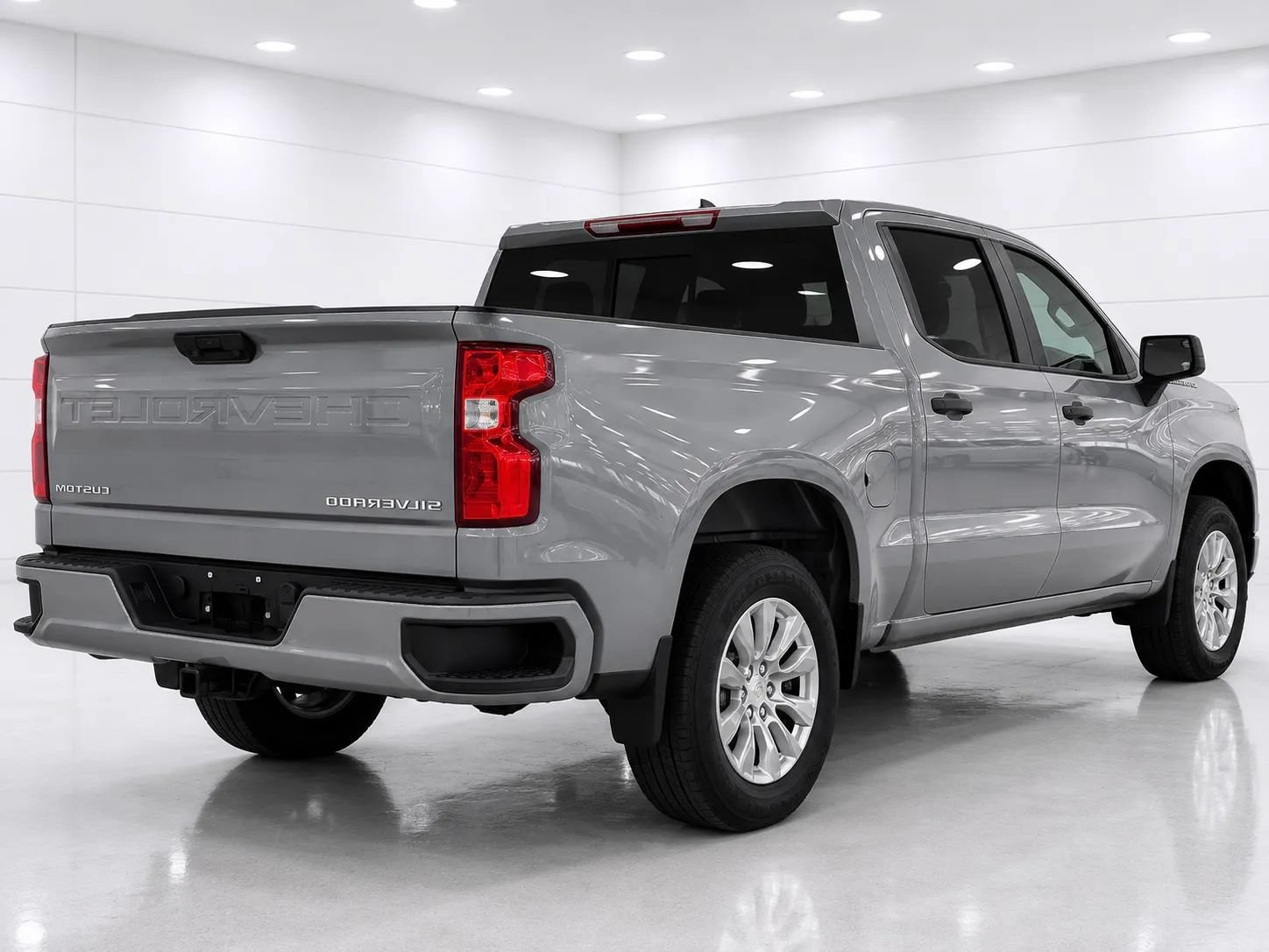 Used 2024 Chevrolet Silverado 1500 Custom AWD/4WD image 5