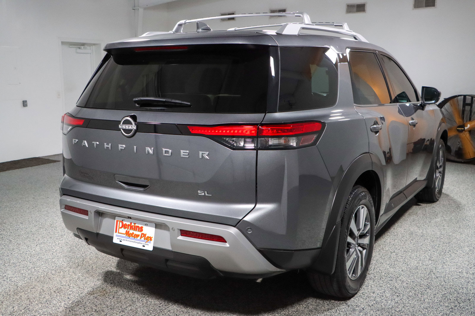 Used 2023 Nissan Pathfinder SL FWD image 7