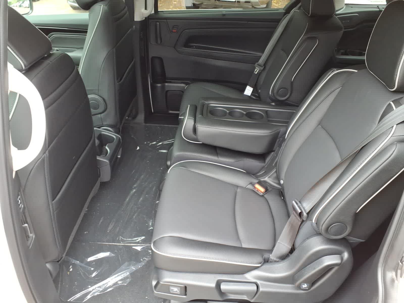 New 2026 Honda Odyssey Touring image 9