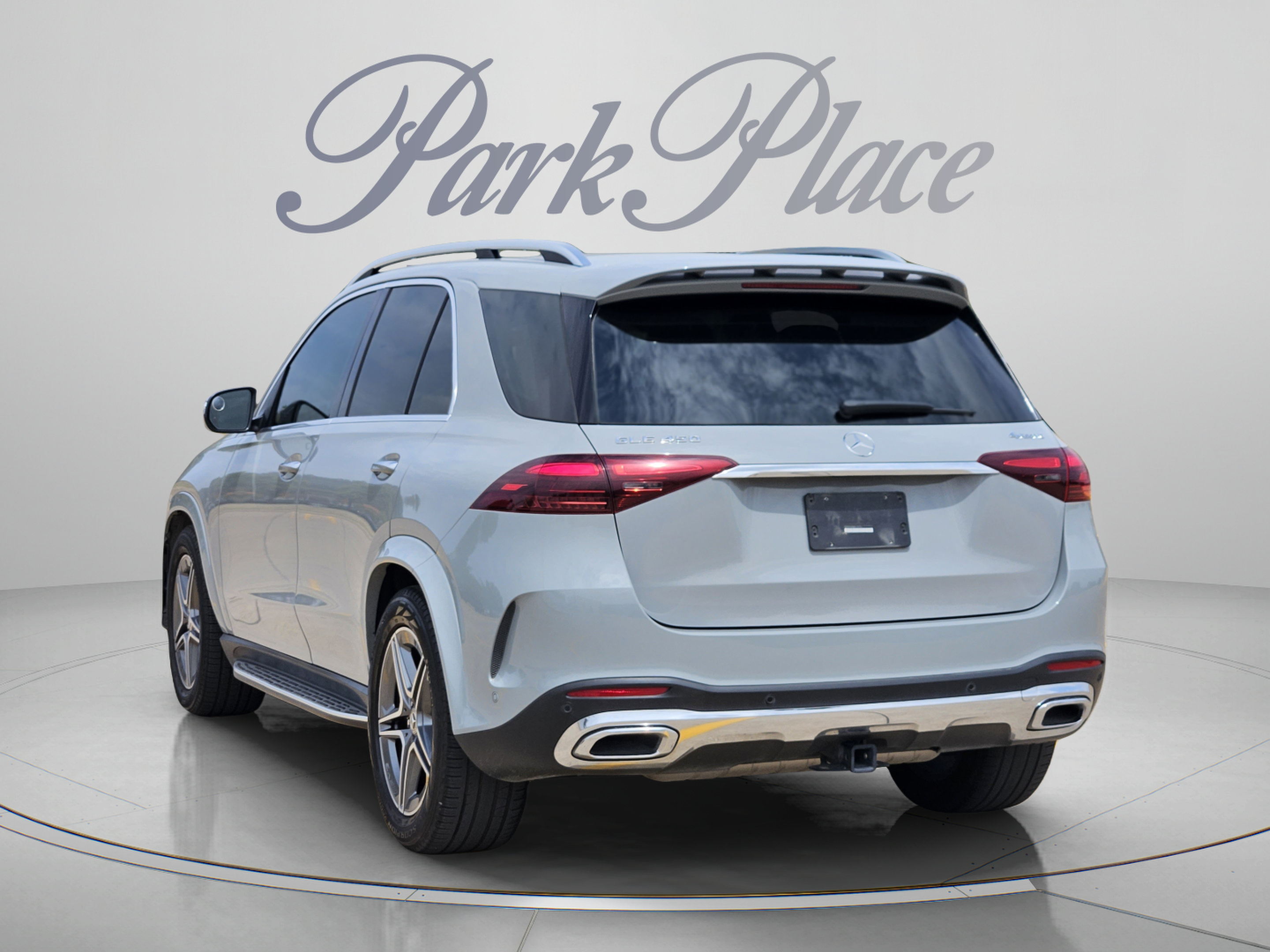 Used 2024 Mercedes-Benz GLE 450 4MATIC image 3