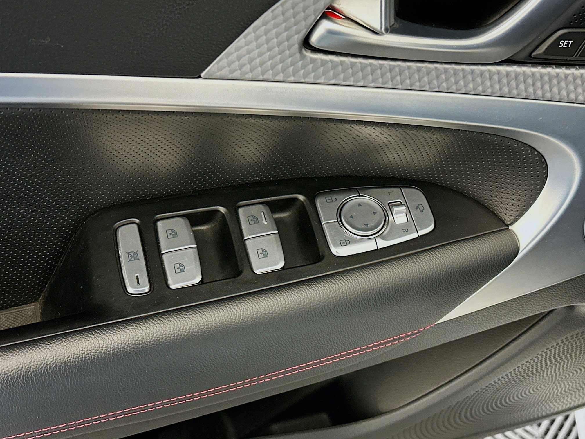 Used 2023 Genesis G70 2.0T w/ Sport Prestige Package image 15