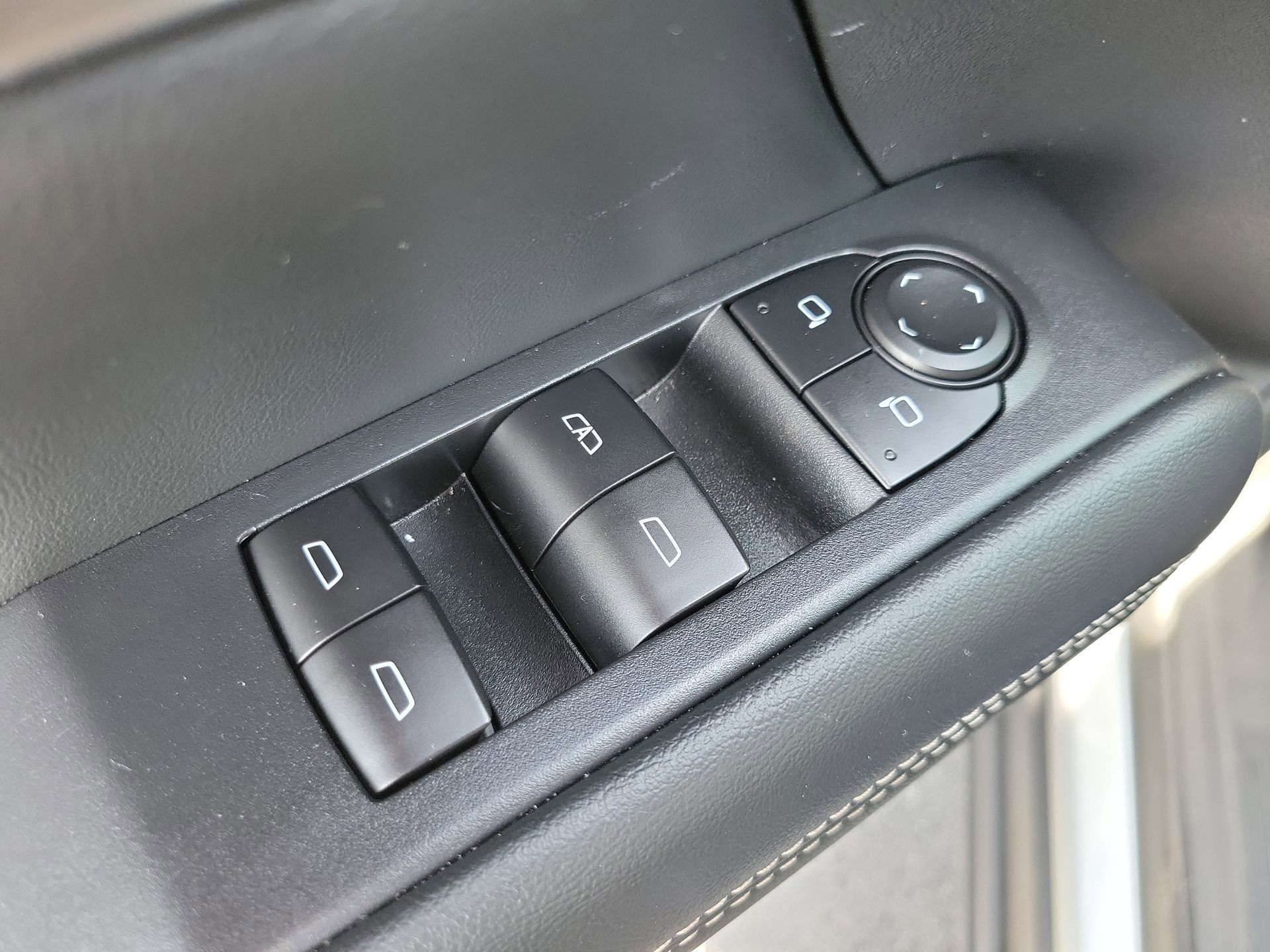 Used 2025 GMC Terrain Elevation FWD image 19