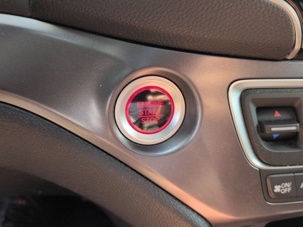 Used 2025 Honda Passport EX-L image 18