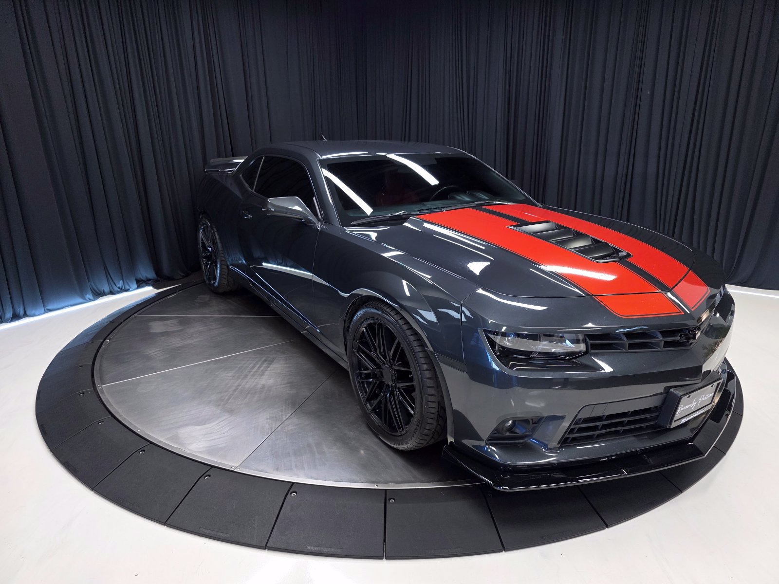 Used 2015 Chevrolet Camaro SS RWD image 9
