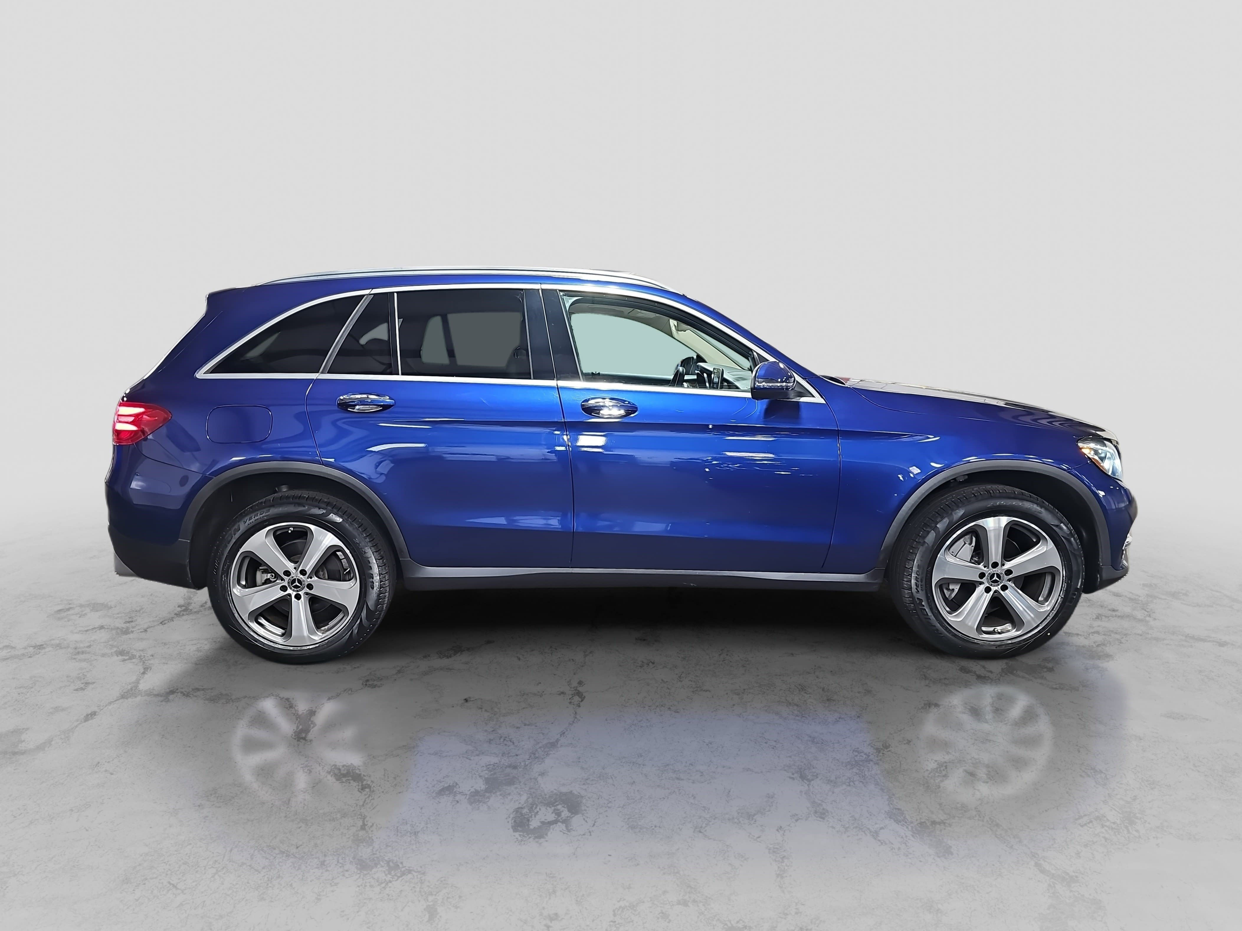 Used 2019 Mercedes-Benz GLC 300 image 4