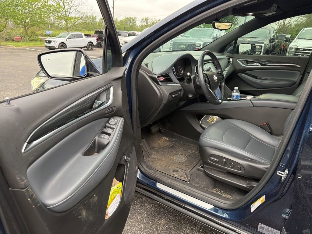 Used 2023 Buick Enclave Premium AWD/4WD image 6