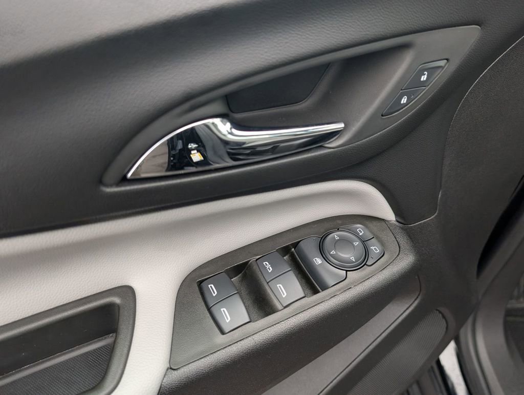 Used 2024 Chevrolet Equinox LS image 22