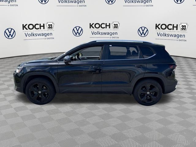 Used 2025 Volkswagen Taos SEL AWD/4WD image 4