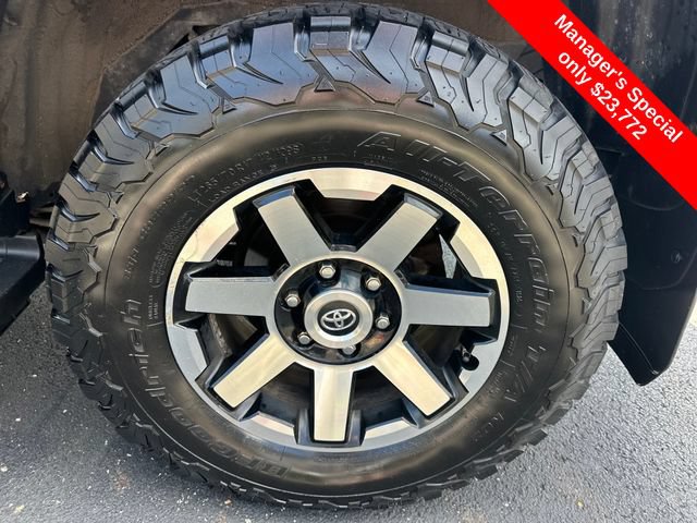 Used 2018 Toyota 4Runner TRD Off-Road Premium AWD/4WD image 26