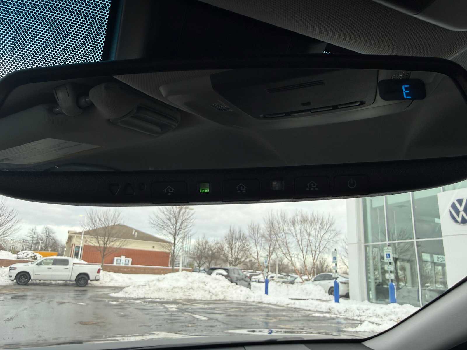 Used 2018 Toyota Camry XLE image 32