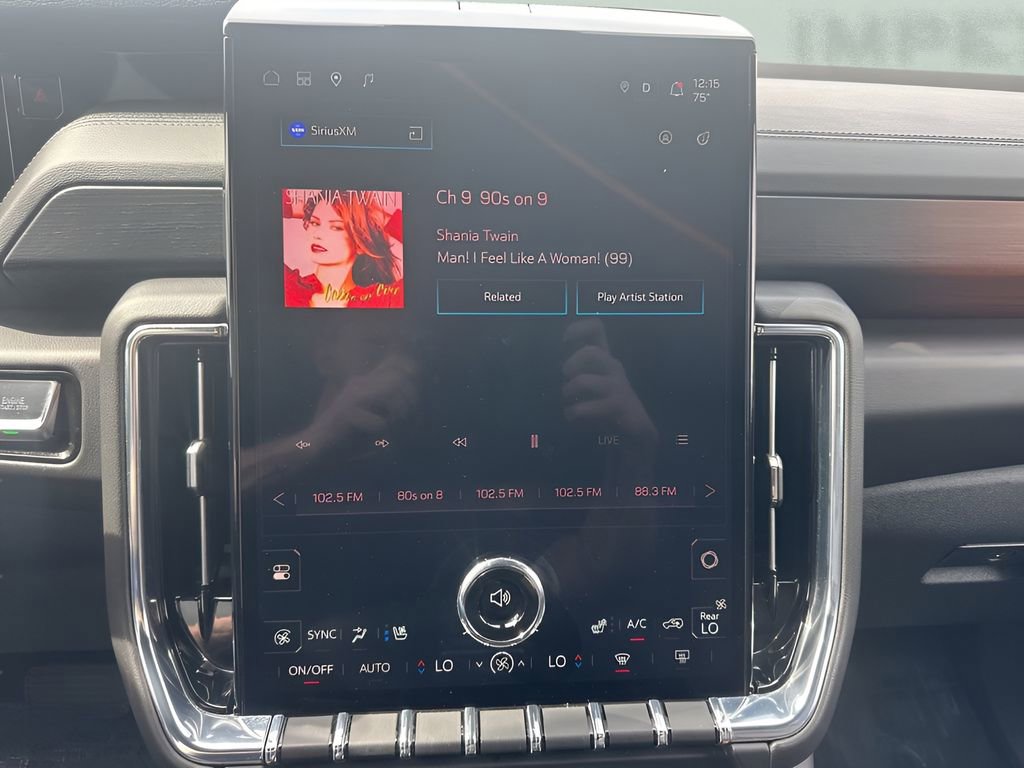 Used 2025 GMC Yukon Denali image 19