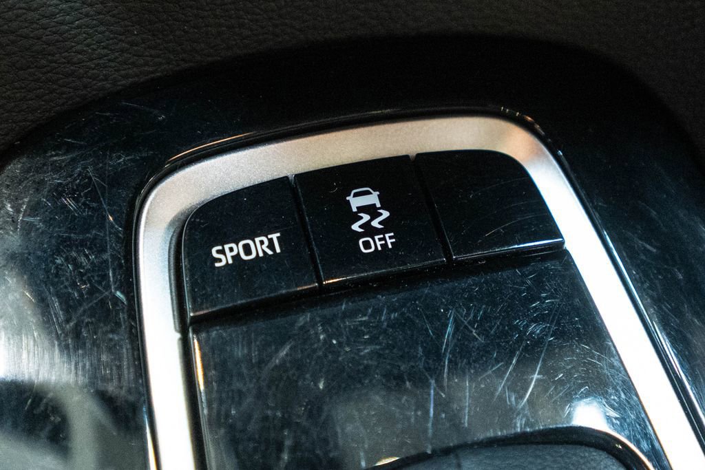 Used 2020 Toyota Corolla XSE FWD image 25