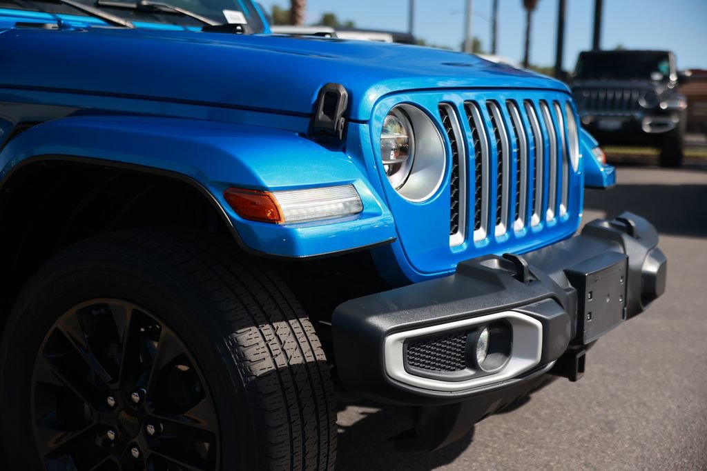 Used 2021 Jeep Wrangler Unlimited Sahara w/ Cold Weather Group AWD/4WD image 7