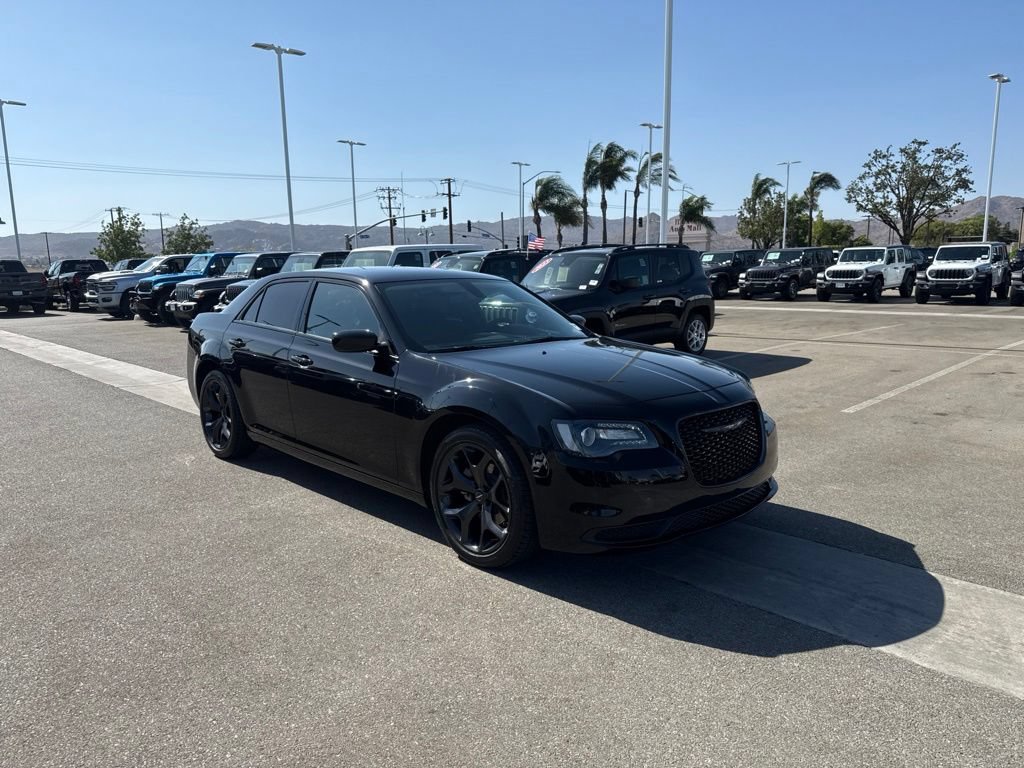 Used 2023 Chrysler 300 Touring w/ Sport Appearance Package RWD image 2
