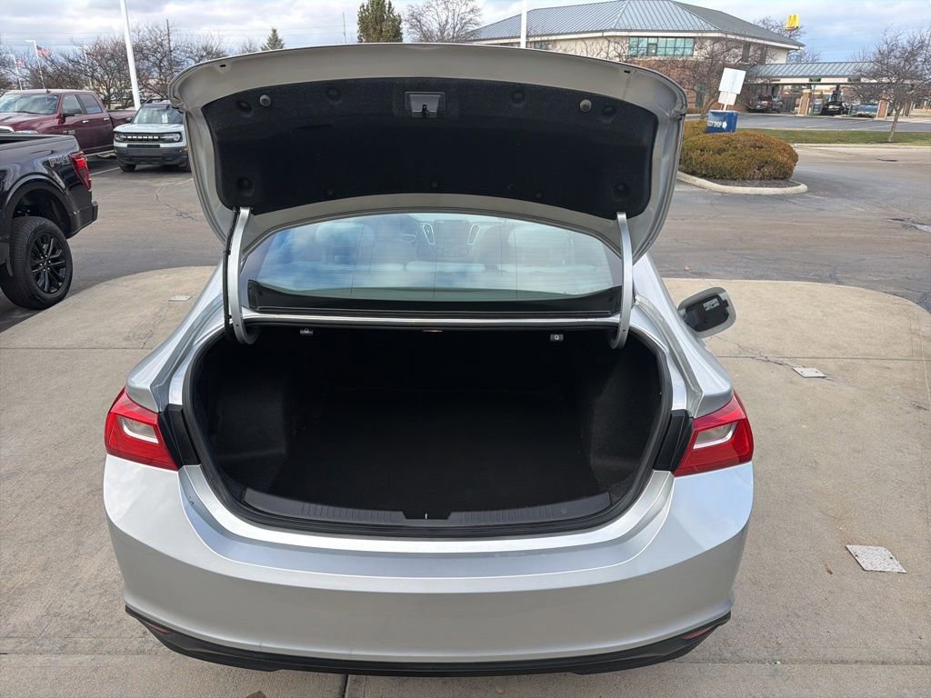 Used 2017 Chevrolet Malibu LT image 42