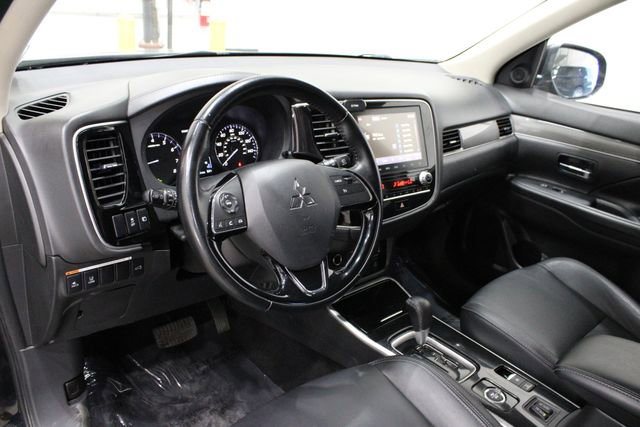 Used 2020 Mitsubishi Outlander SEL AWD/4WD image 18